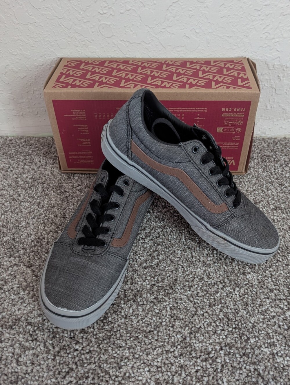 NIB Vans Ward Textile Black Grey Kids Youth Sneakers Size 4